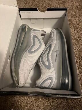 Nike White & Light Gray Air Max 720 Sneakers
